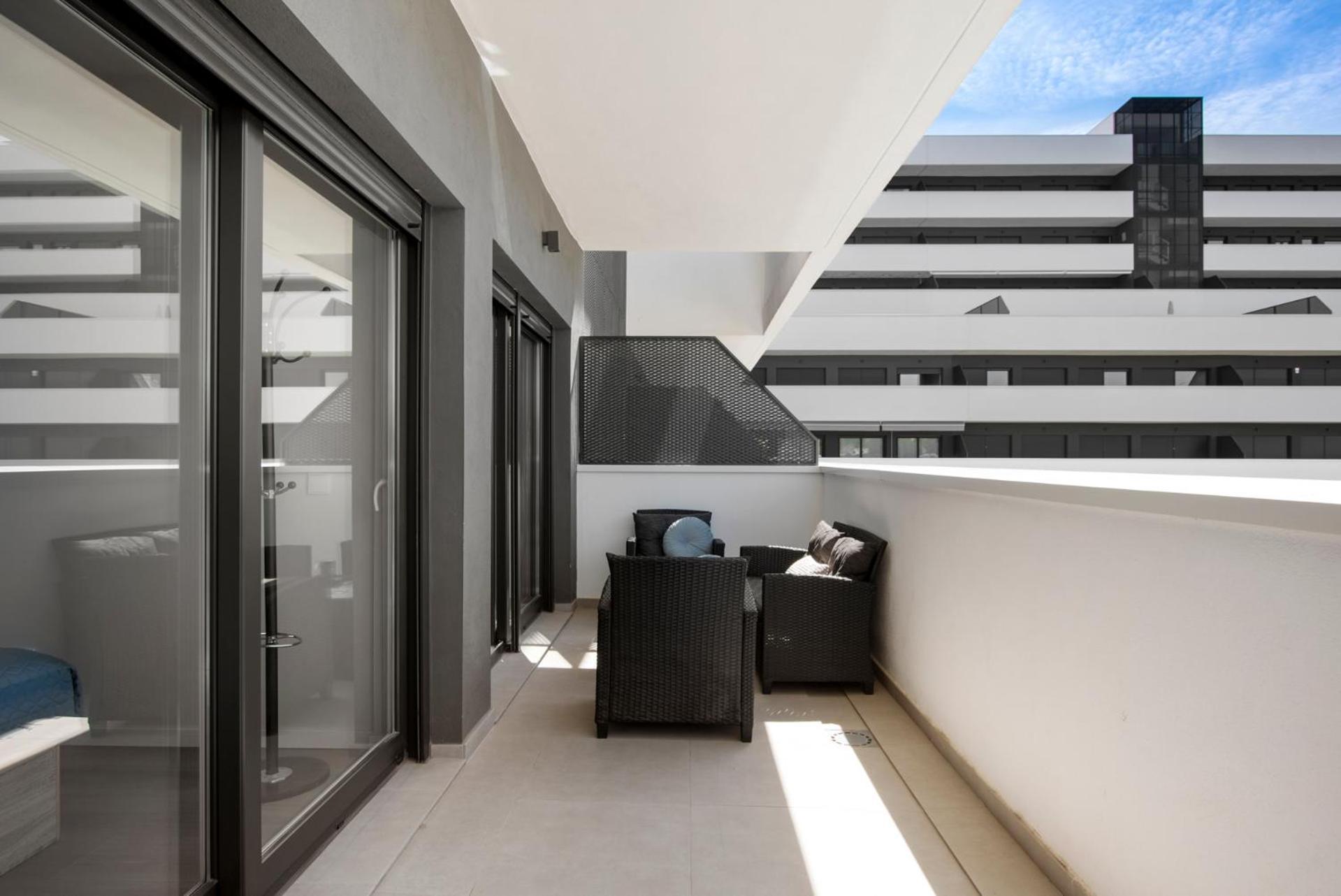 Stunning Flat With Pool And Padel In Wellingtonia By Costarentals - M4 Apartamento Estepona